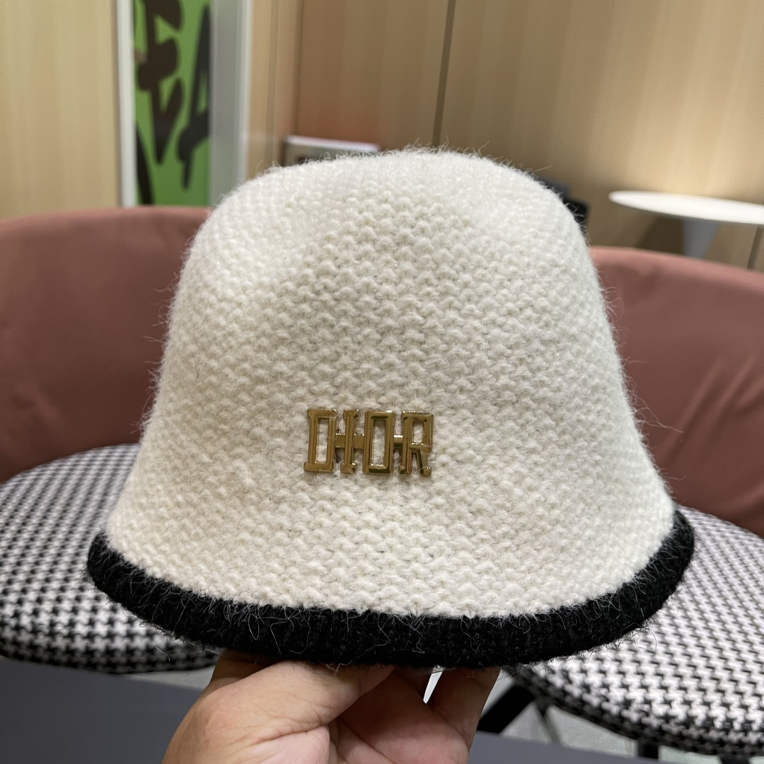  DIOR迪奥 毛茸茸渔夫帽冬天可爱毛毛绒绒秋冬季百搭盆帽帽子冬款女

