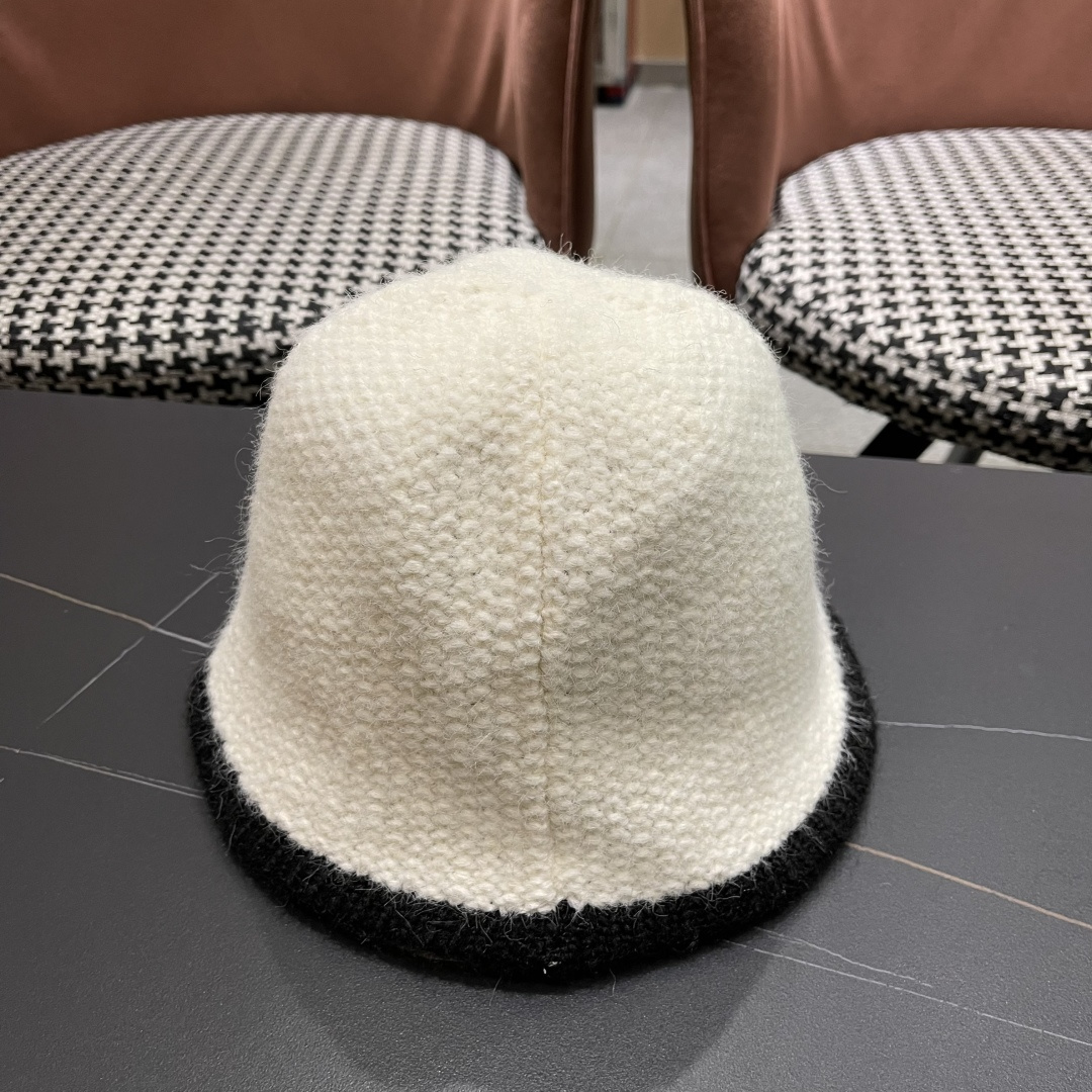  DIOR迪奥 毛茸茸渔夫帽冬天可爱毛毛绒绒秋冬季百搭盆帽帽子冬款女

