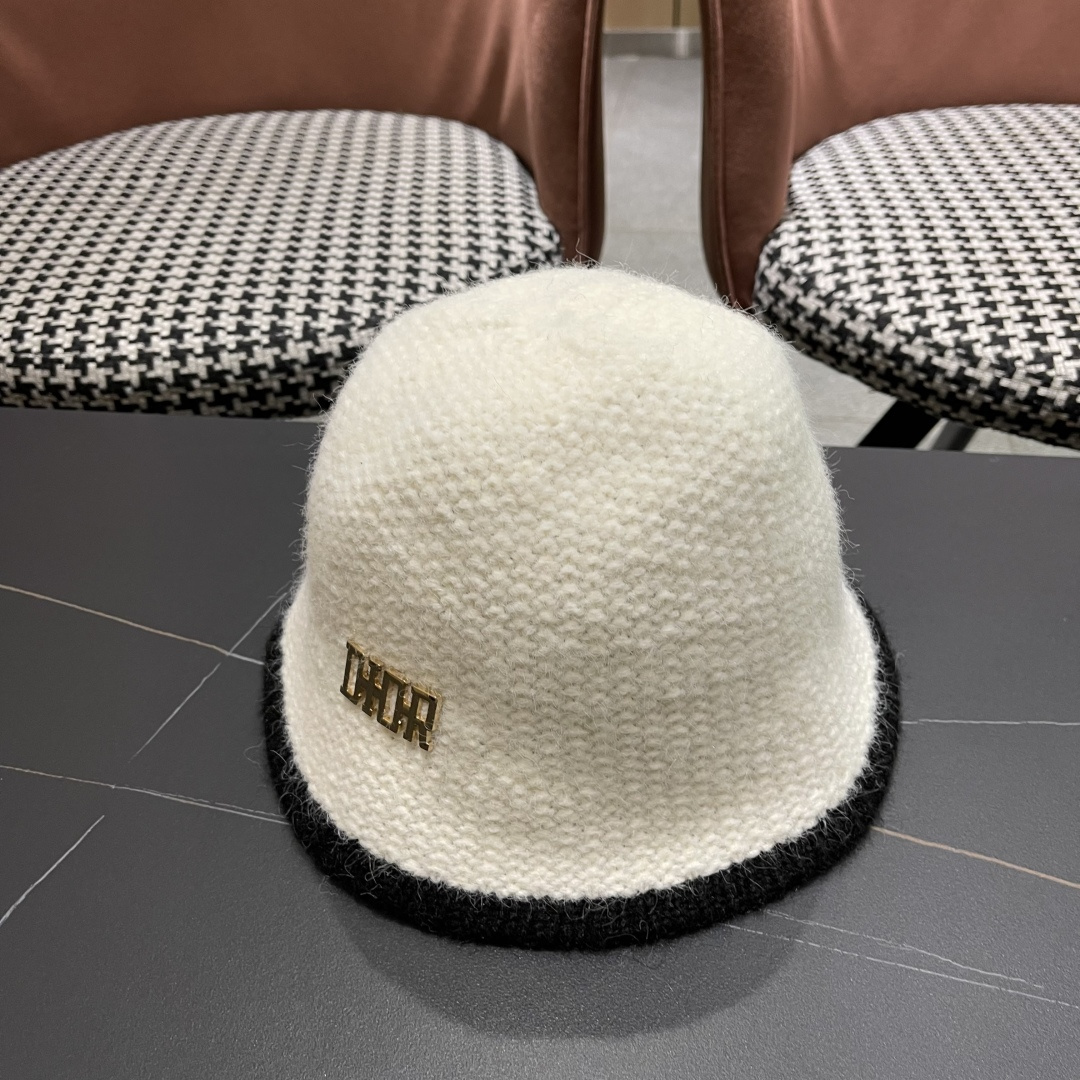  DIOR迪奥 毛茸茸渔夫帽冬天可爱毛毛绒绒秋冬季百搭盆帽帽子冬款女

