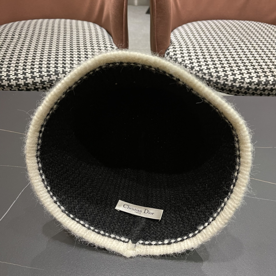 DIOR迪奥 毛茸茸渔夫帽冬天可爱毛毛绒绒秋冬季百搭盆帽帽子冬款女

