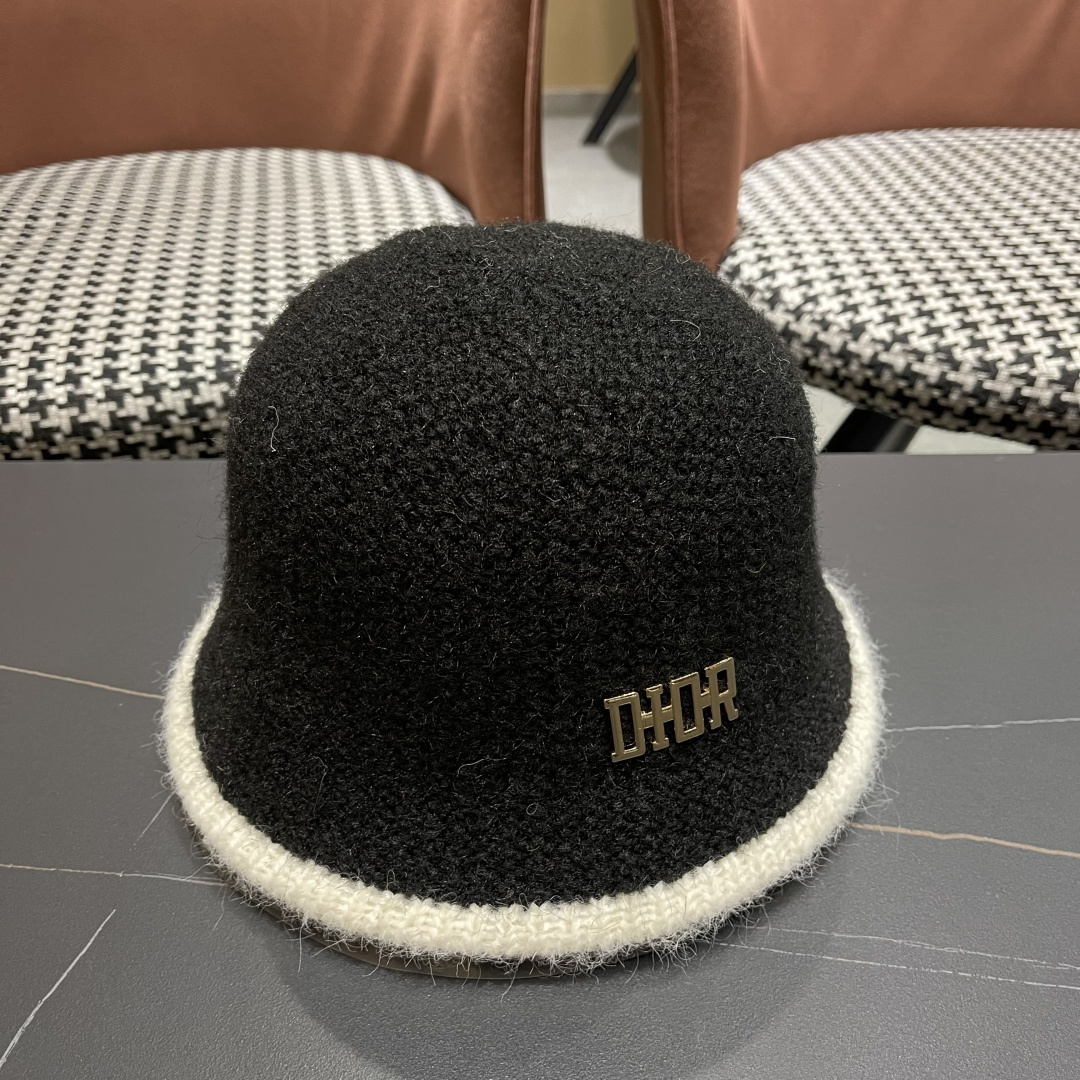  DIOR迪奥 毛茸茸渔夫帽冬天可爱毛毛绒绒秋冬季百搭盆帽帽子冬款女

