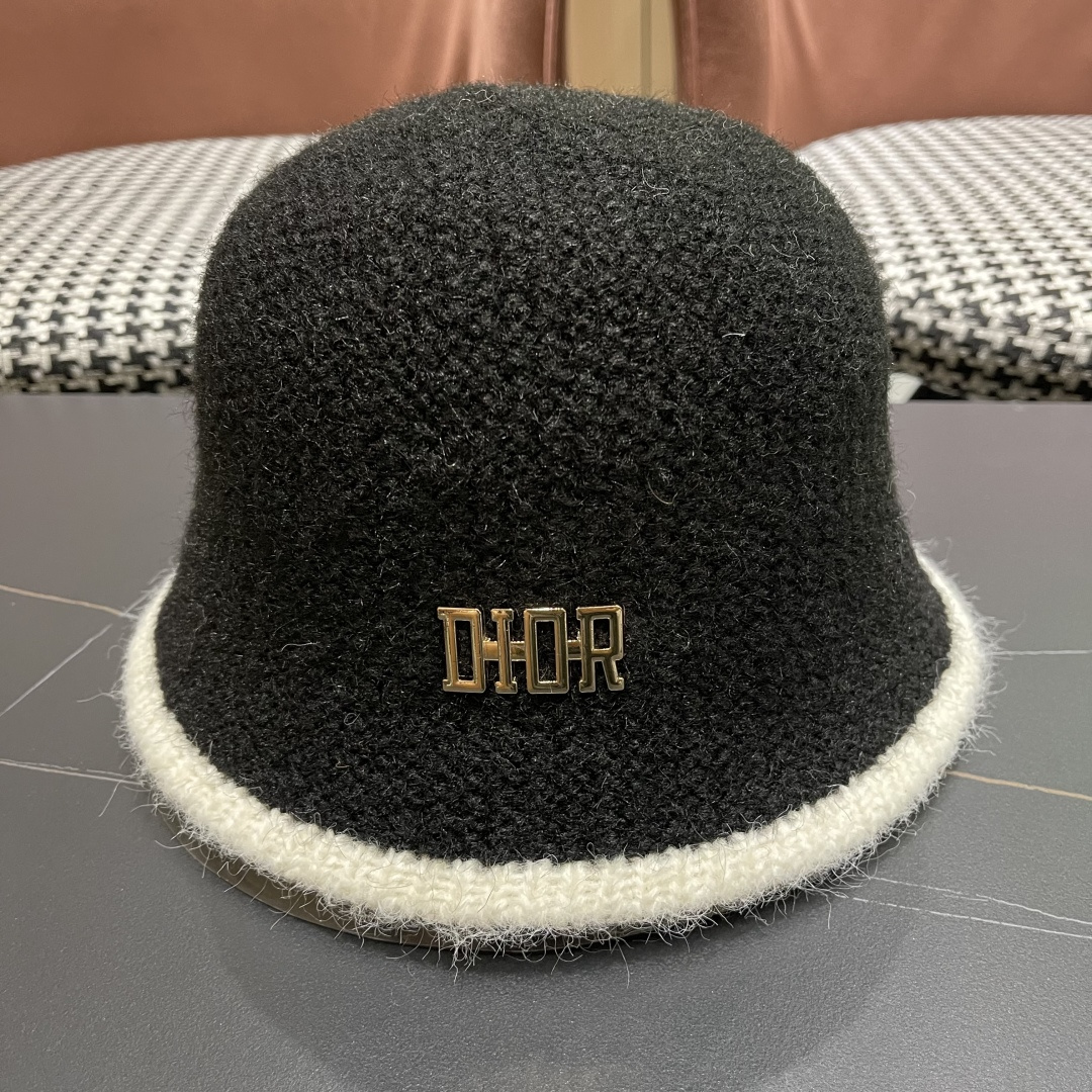  DIOR迪奥 毛茸茸渔夫帽冬天可爱毛毛绒绒秋冬季百搭盆帽帽子冬款女

