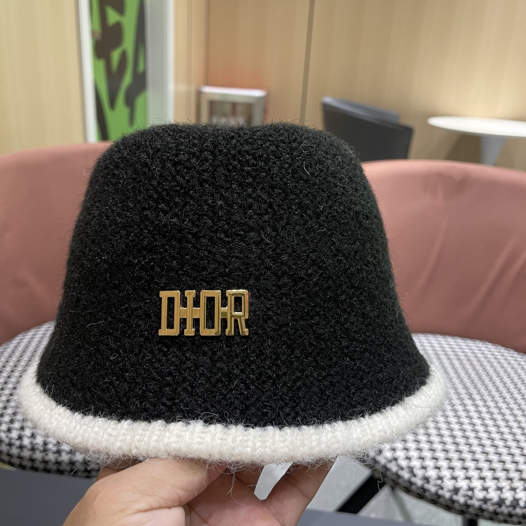  DIOR迪奥 毛茸茸渔夫帽冬天可爱毛毛绒绒秋冬季百搭盆帽帽子冬款女

