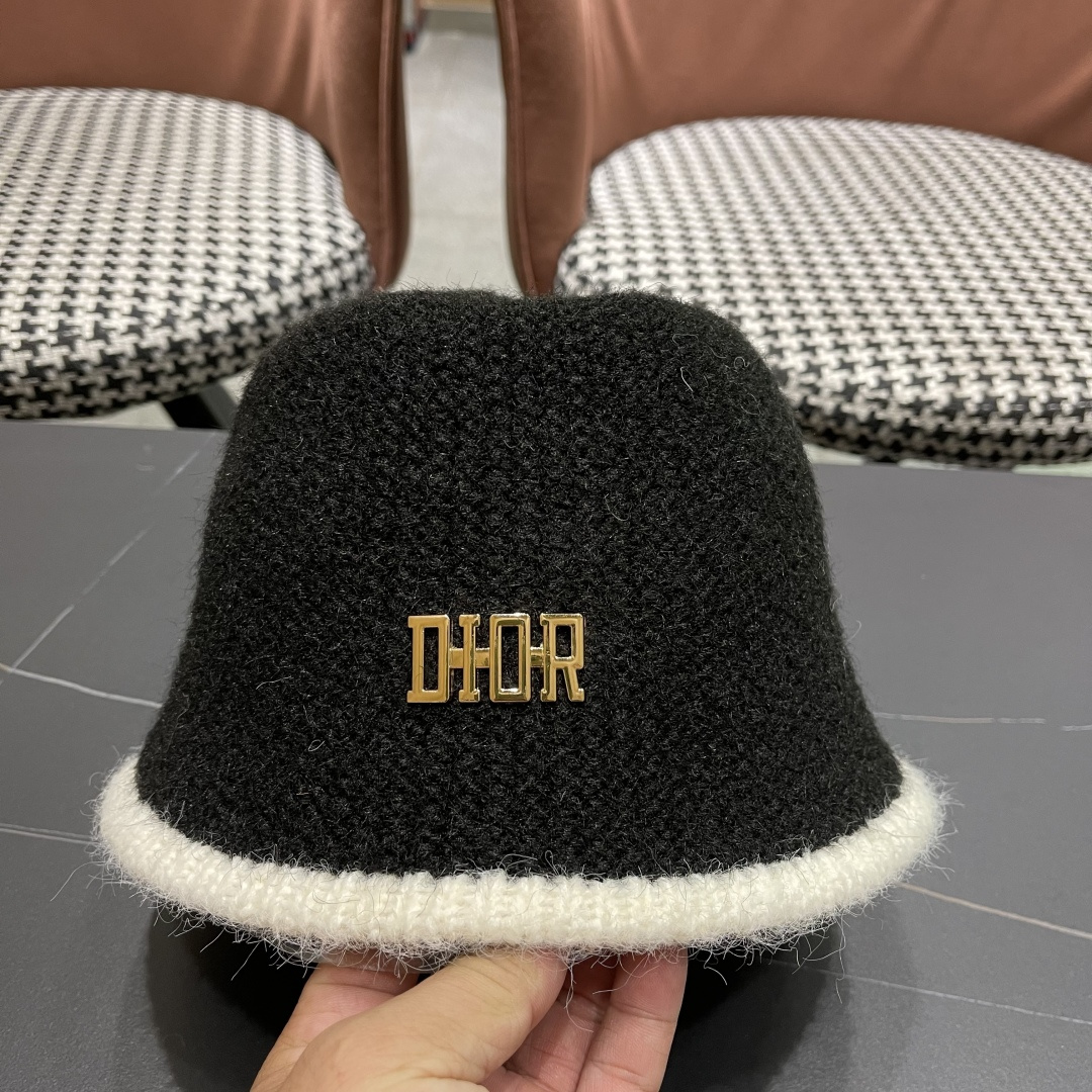  DIOR迪奥 毛茸茸渔夫帽冬天可爱毛毛绒绒秋冬季百搭盆帽帽子冬款女

