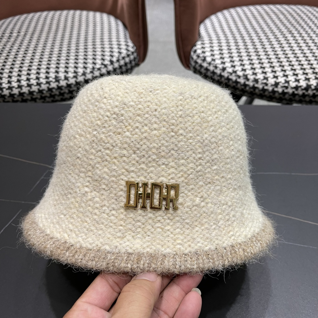  DIOR迪奥 毛茸茸渔夫帽冬天可爱毛毛绒绒秋冬季百搭盆帽帽子冬款女

