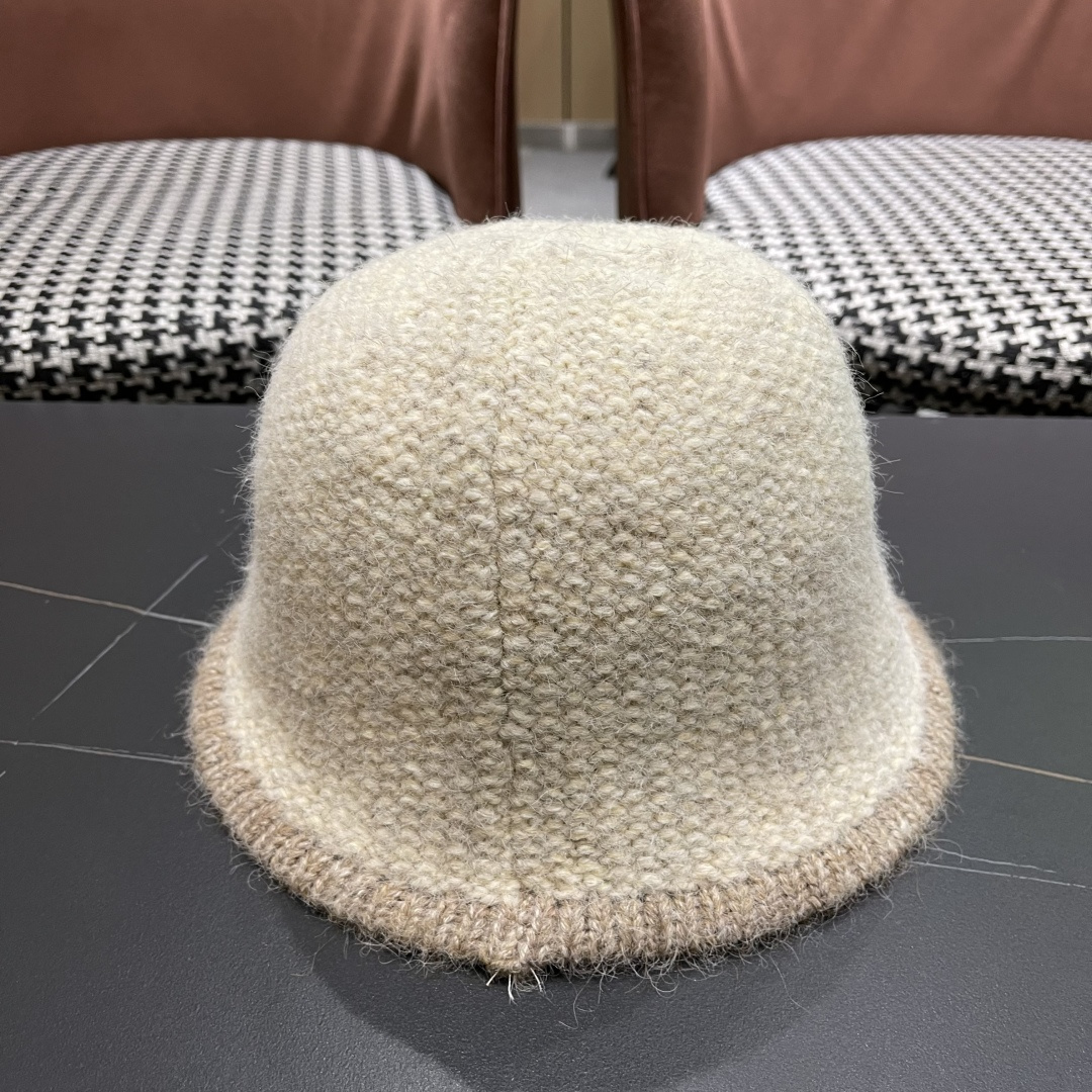  DIOR迪奥 毛茸茸渔夫帽冬天可爱毛毛绒绒秋冬季百搭盆帽帽子冬款女

