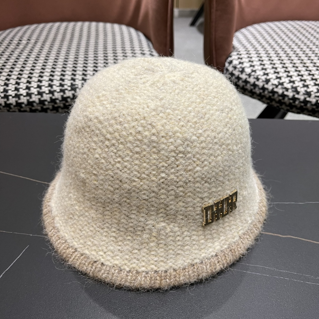  DIOR迪奥 毛茸茸渔夫帽冬天可爱毛毛绒绒秋冬季百搭盆帽帽子冬款女

