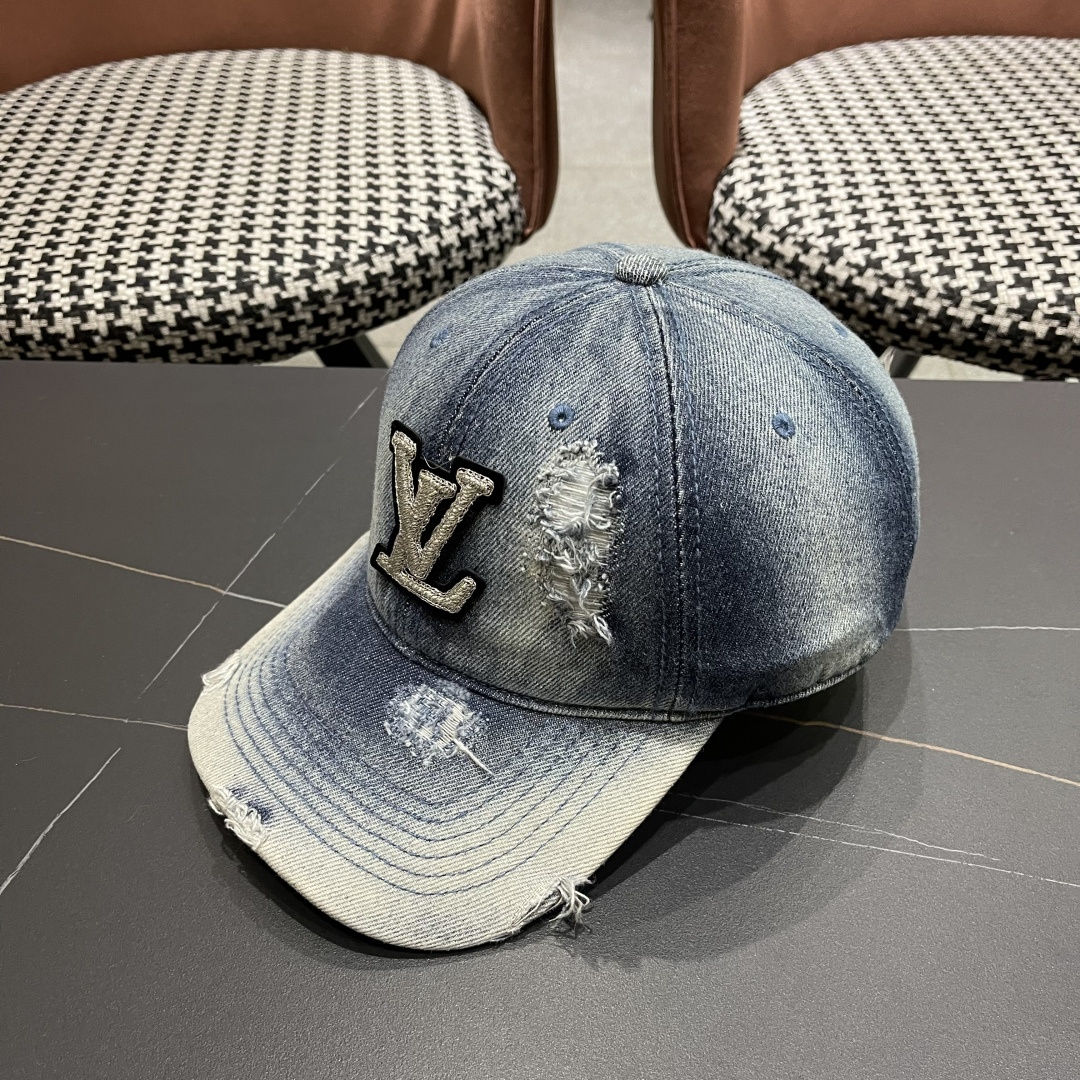  LV(路易威登)新款原单棒球帽，原版牛仔布料做工细致完美，质量超赞，基础头围56，贴片可调节。