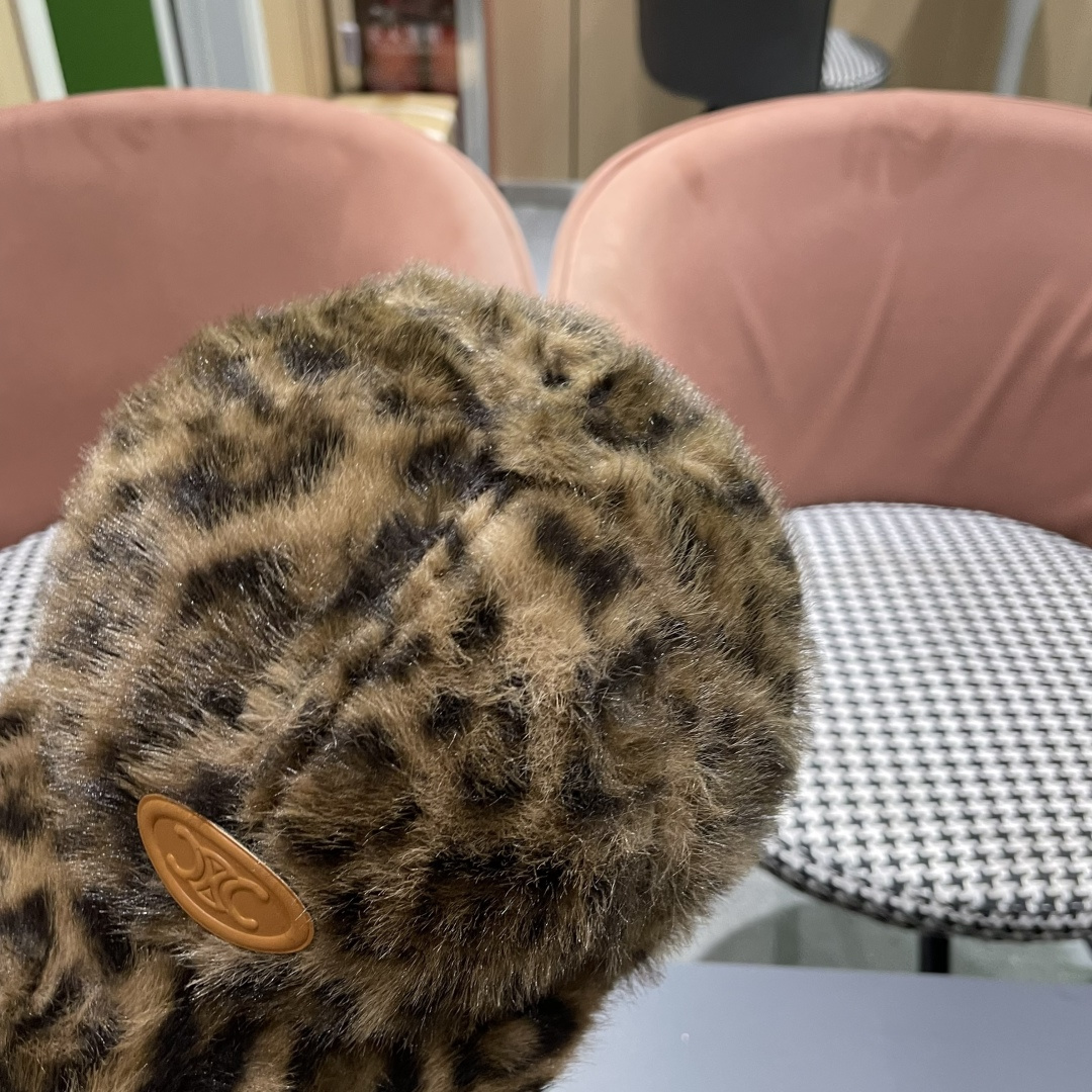  CELINE赛琳韩版豹纹棒球帽女秋冬加厚保暖毛绒帽子时尚休闲仿兔毛绒鸭舌帽潮