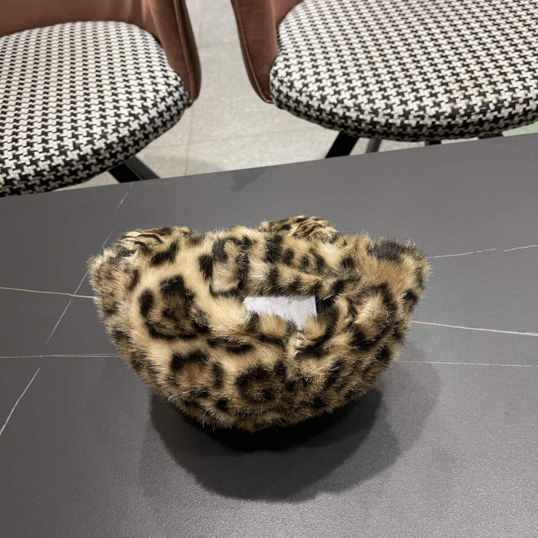  CELINE赛琳韩版豹纹棒球帽女秋冬加厚保暖毛绒帽子时尚休闲仿兔毛绒鸭舌帽潮