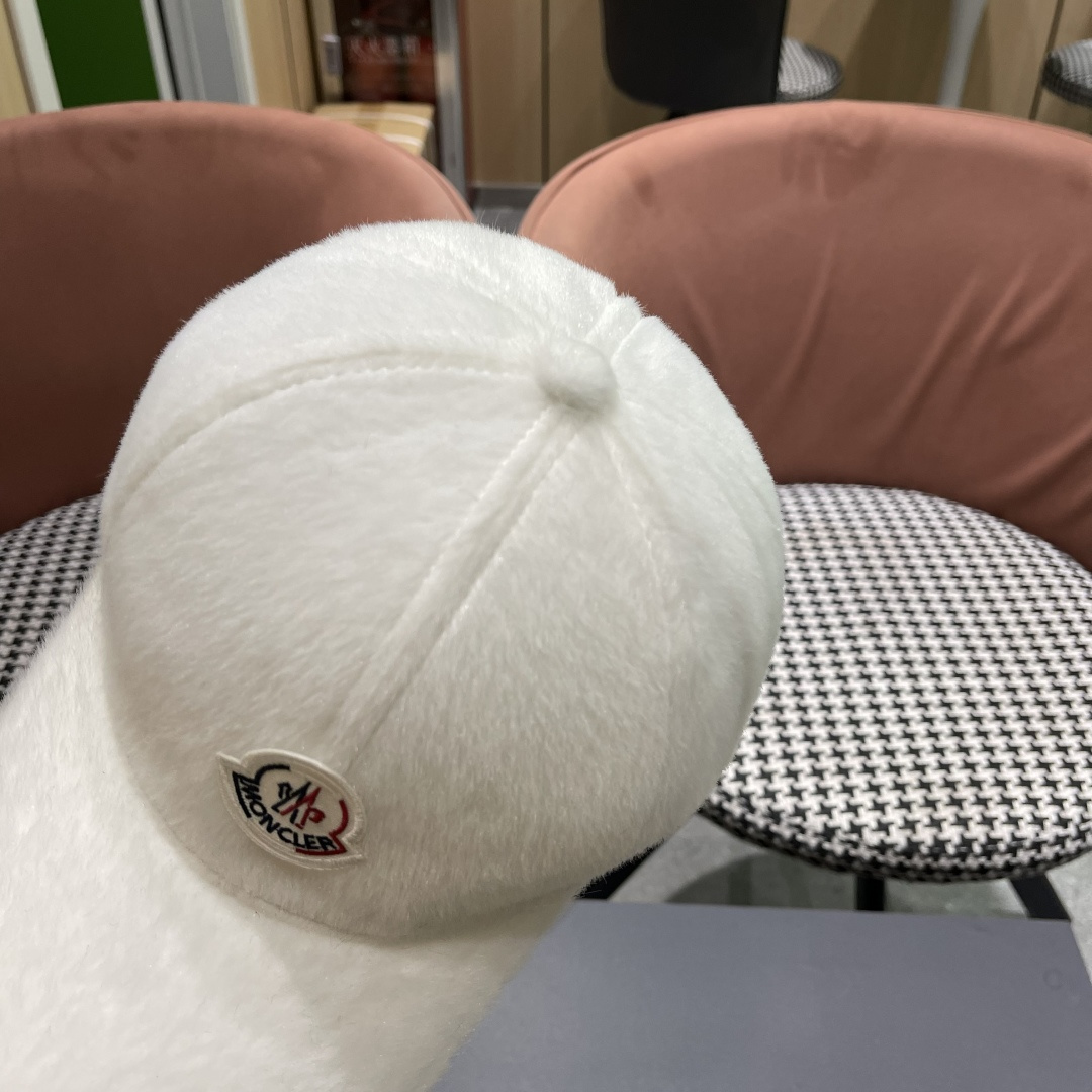  蒙口MONCELER新款毛绒棒球帽时尚百搭鸭舌帽潮男