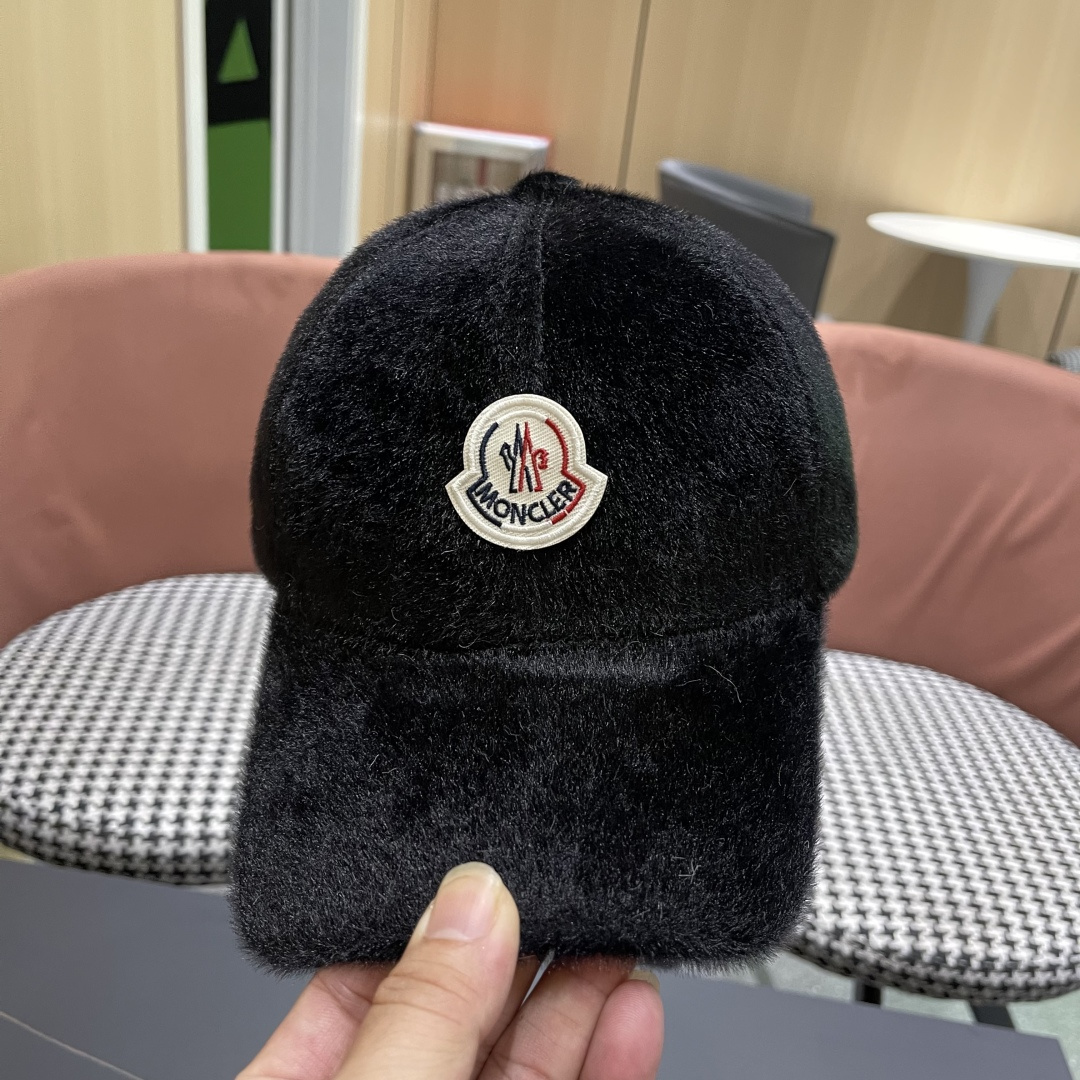 蒙口MONCELER新款毛绒棒球帽时尚百搭鸭舌帽潮男