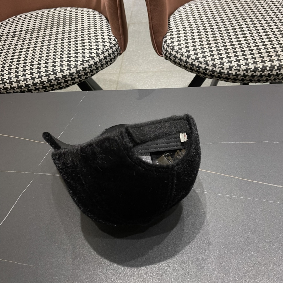  蒙口MONCELER新款毛绒棒球帽时尚百搭鸭舌帽潮男