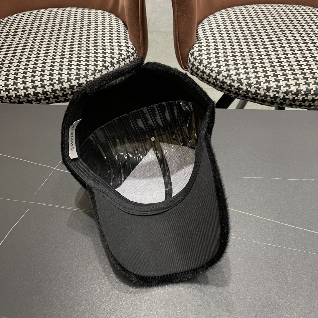  蒙口MONCELER新款毛绒棒球帽时尚百搭鸭舌帽潮男