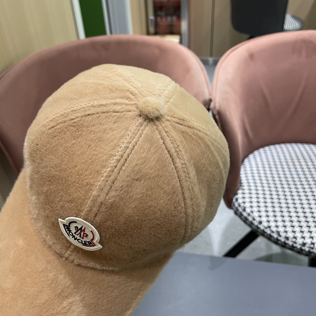  蒙口MONCELER新款毛绒棒球帽时尚百搭鸭舌帽潮男