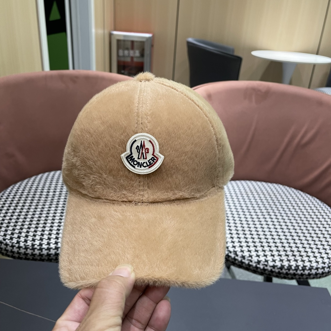  蒙口MONCELER新款毛绒棒球帽时尚百搭鸭舌帽潮男
