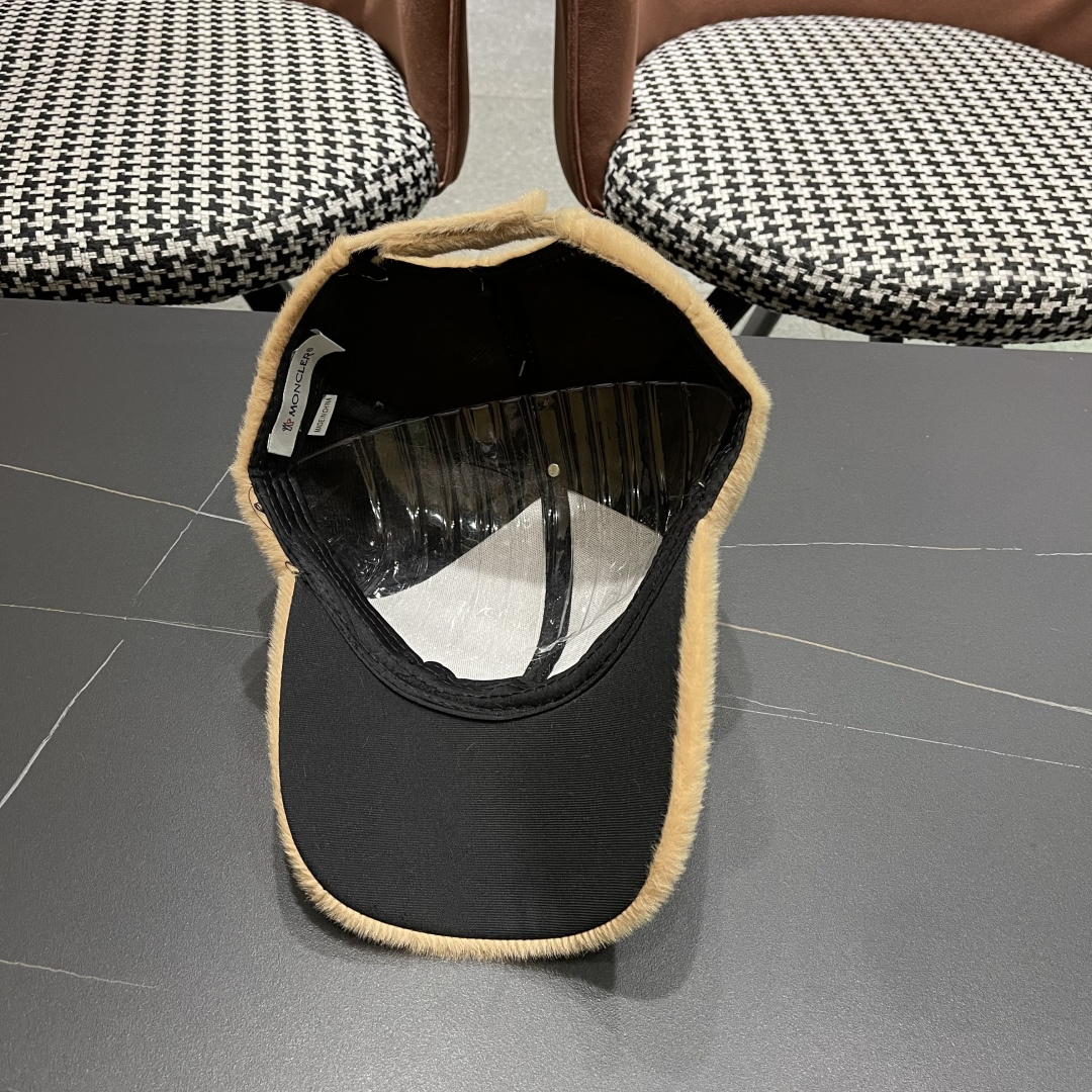  蒙口MONCELER新款毛绒棒球帽时尚百搭鸭舌帽潮男