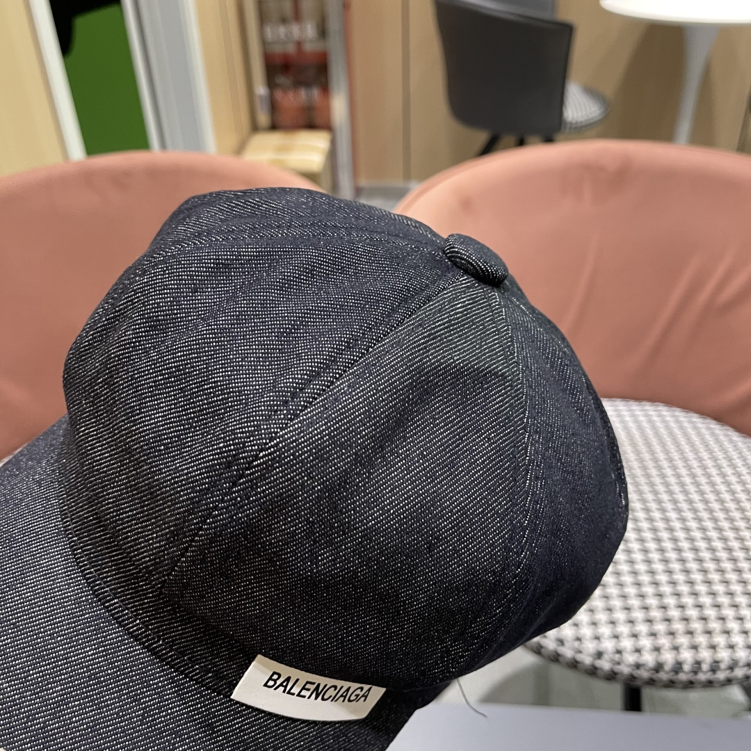  巴黎世家 Balenciaga 秋冬新款牛仔风八角帽子女情侣款休
闲男户外运动宽檐鸭舌贝雷帽男
