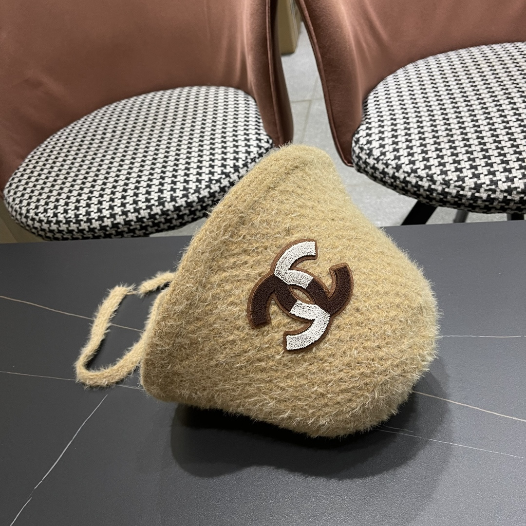  Chanel香奈儿新品秋冬帽子女时尚百搭针织毛线帽纯色百搭兔毛保暖护耳帽大头围