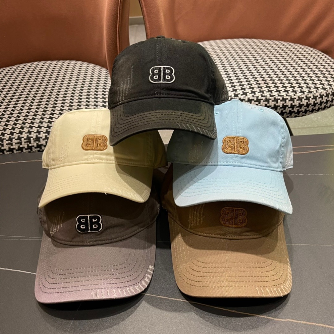 BALENCIAGA巴黎世家新款棒球帽，很酷的色系，男女佩戴都有不同style，第一批抢先出货！巴黎粉必