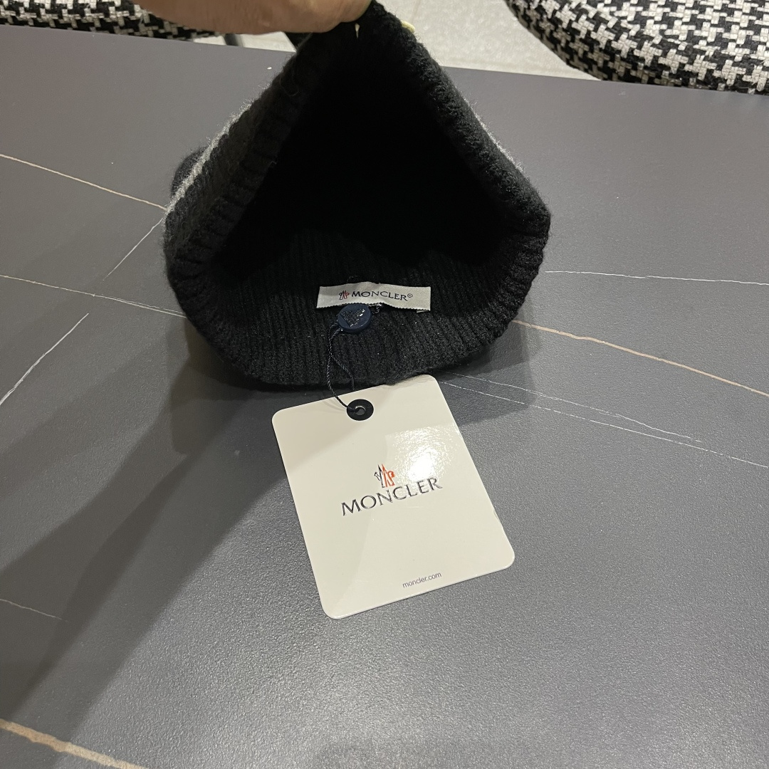 【MONCLER蒙口秋冬加厚加绒边保暖加厚男士针织帽户外护耳毛线帽女