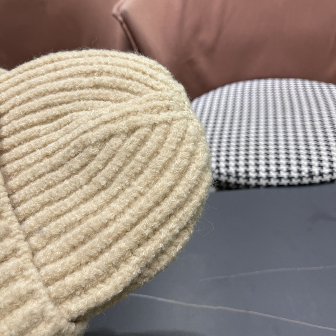  DIOR迪奥帽子女冬季复古百搭显脸小毛线帽大头围保暖冷帽