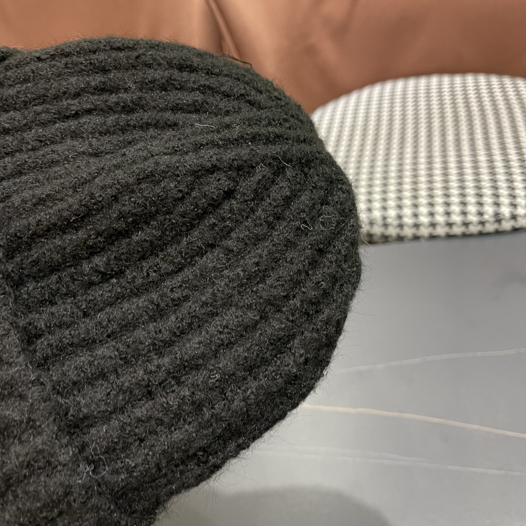  DIOR迪奥帽子女冬季复古百搭显脸小毛线帽大头围保暖冷帽