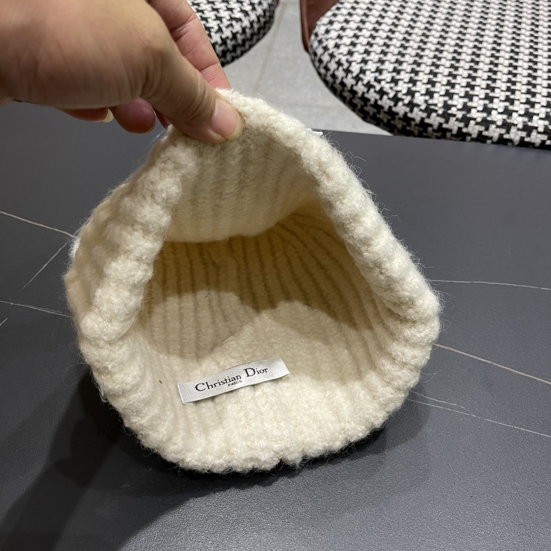  DIOR迪奥帽子女冬季复古百搭显脸小毛线帽大头围保暖冷帽
