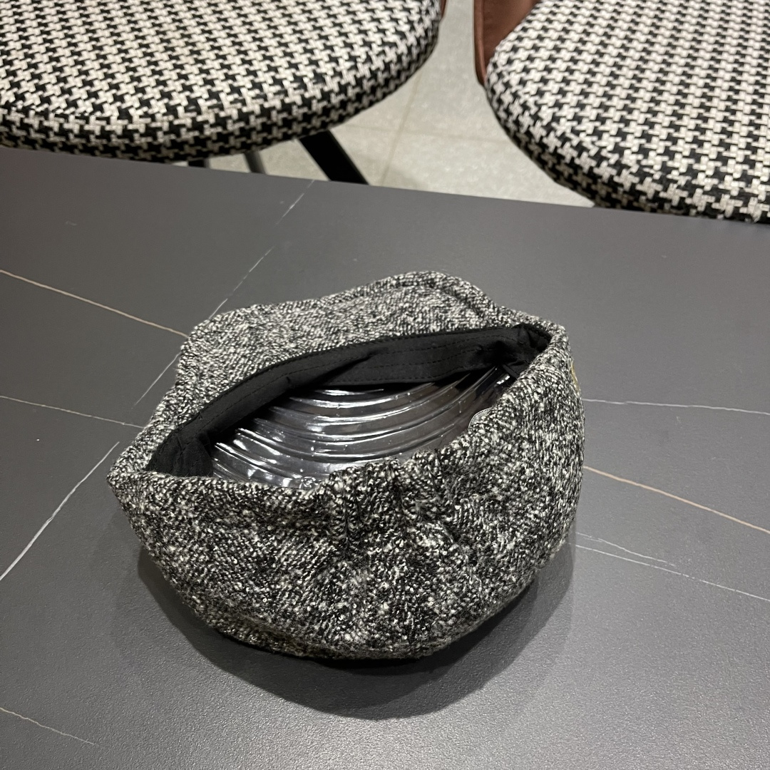  芬迪 FENDl 复古前进帽女春秋英伦老钱风显脸小鸭舌贝雷帽大头围报童画家帽子