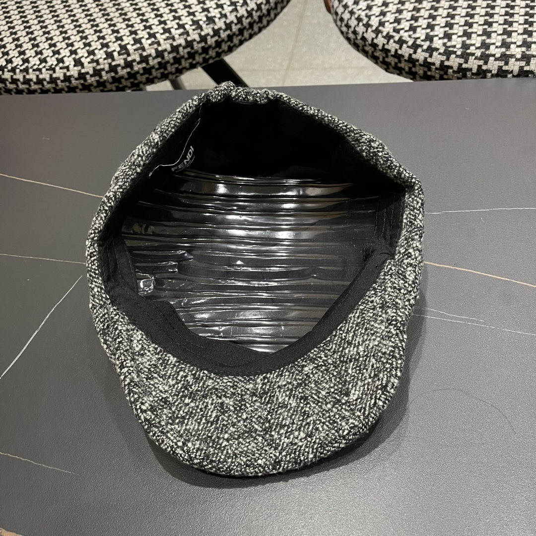  芬迪 FENDl 复古前进帽女春秋英伦老钱风显脸小鸭舌贝雷帽大头围报童画家帽子