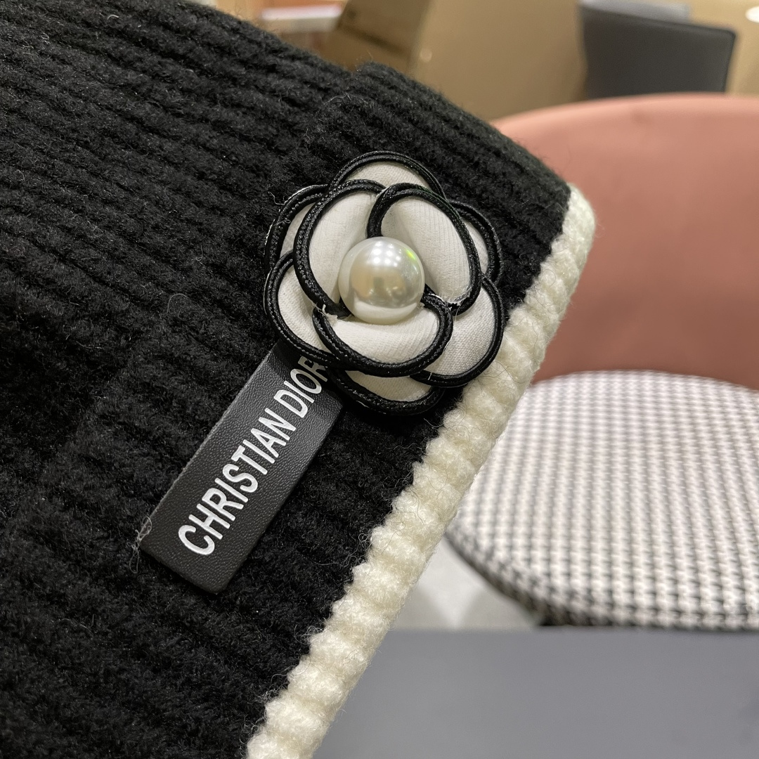  DIOR迪奥针织带花帽子女冬季复古百搭显脸小毛线帽大头围保暖冷帽