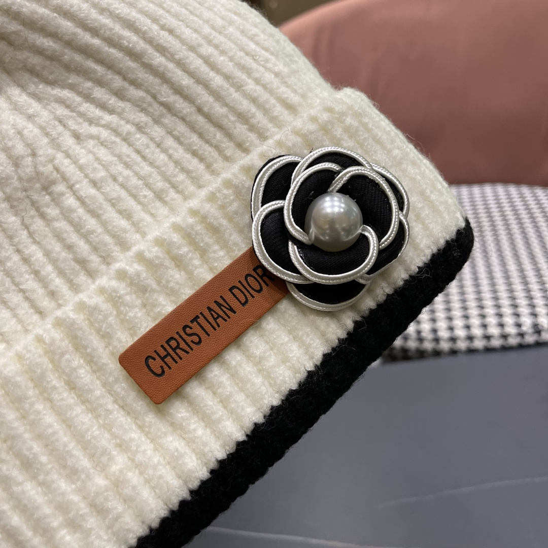  DIOR迪奥针织带花帽子女冬季复古百搭显脸小毛线帽大头围保暖冷帽