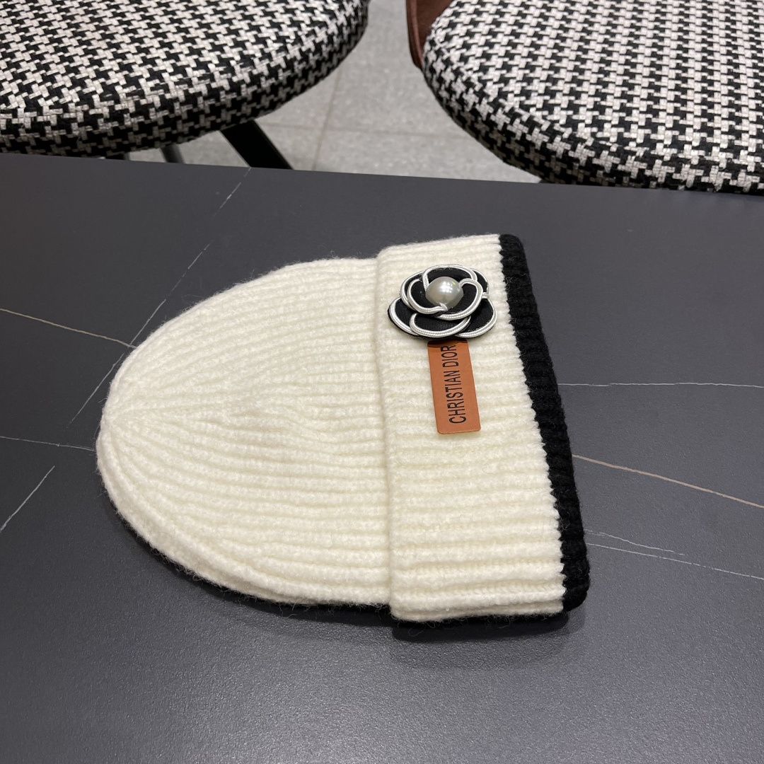  DIOR迪奥针织带花帽子女冬季复古百搭显脸小毛线帽大头围保暖冷帽