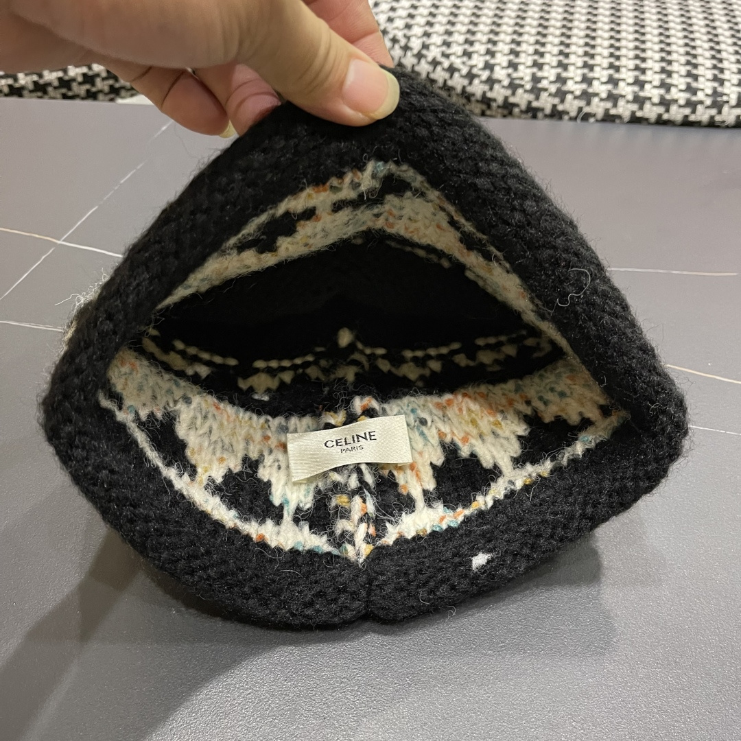  CELINE赛琳 秋冬新款墨调普鲁士蓝包头帽提花自然卷边毛线
帽男女凹造型针织帽