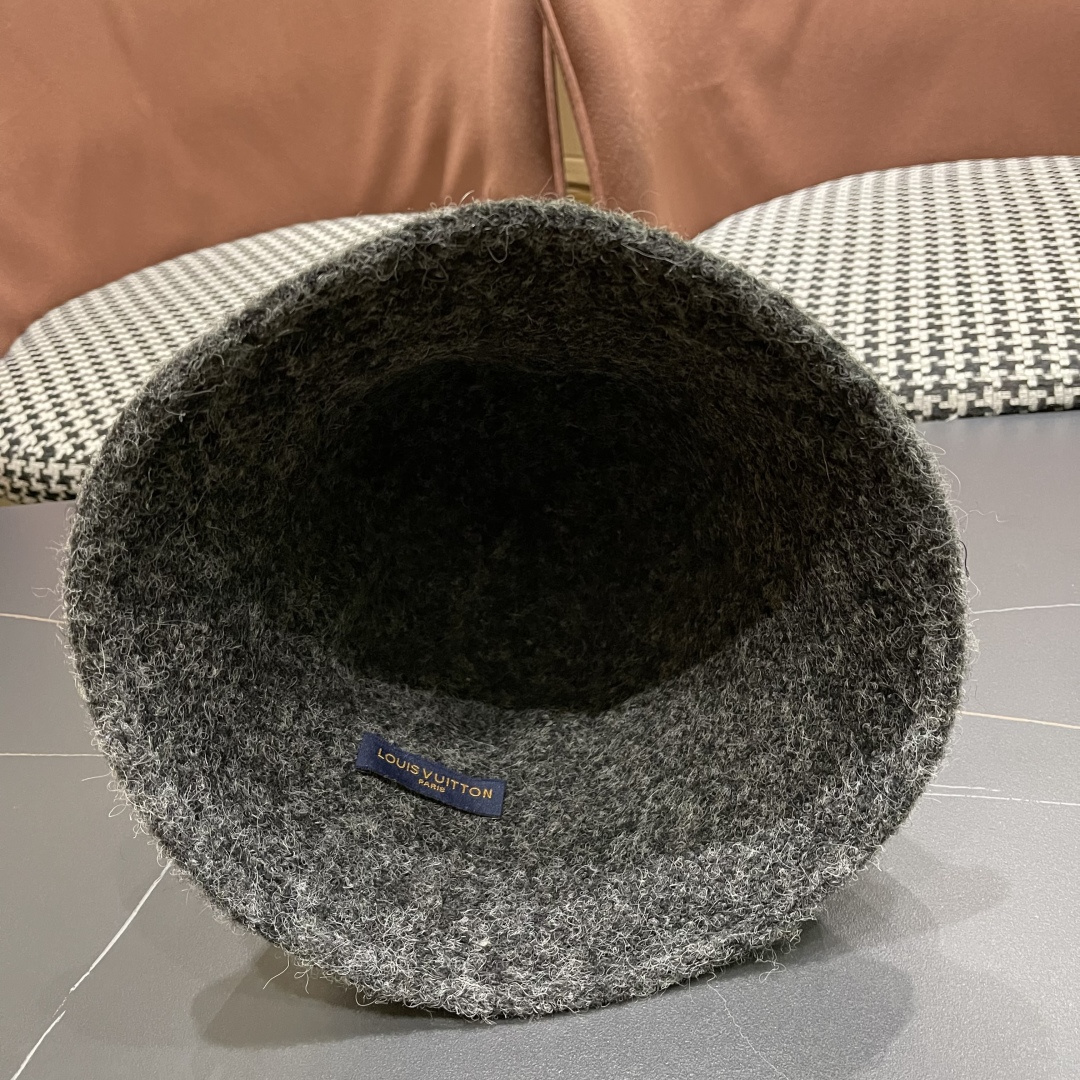  Lv路易威登 网红款渔夫帽子女秋冬韩版百搭洋气
羊毛呢2025新款潮冬天毛线盆