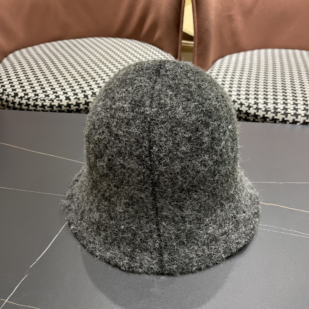  Lv路易威登 网红款渔夫帽子女秋冬韩版百搭洋气
羊毛呢2025新款潮冬天毛线盆