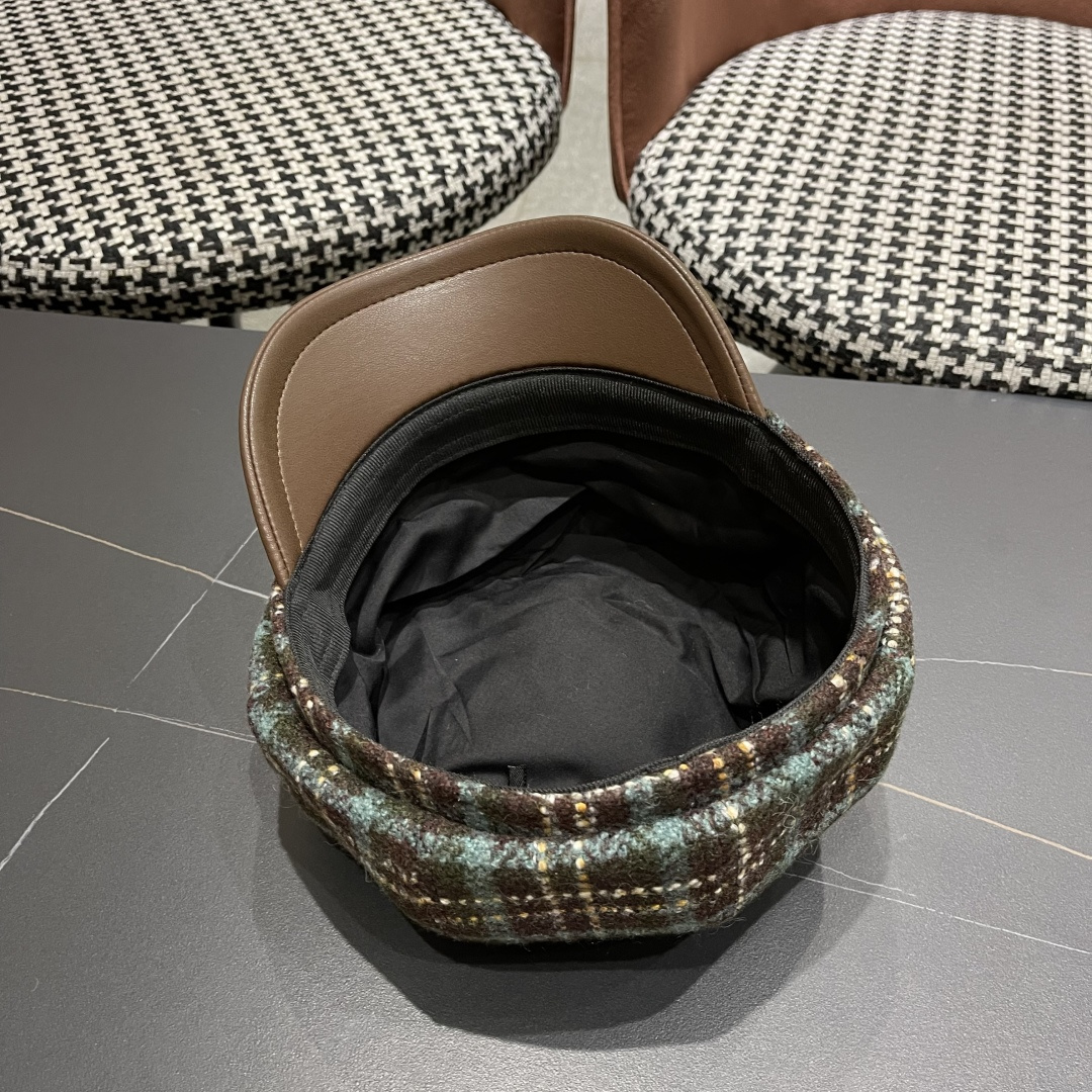  普拉达Prada秋冬新款韩版方格子毛呢八角帽女时尚百搭休闲复古画家帽潮