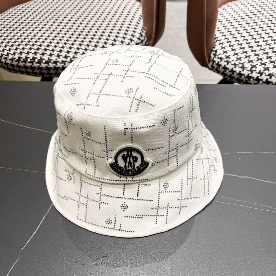  MONCLER蒙口🎩夏季新款亮片渔夫帽女百搭重工水钻，遮阳盆帽显脸小牛仔防晒太阳帽