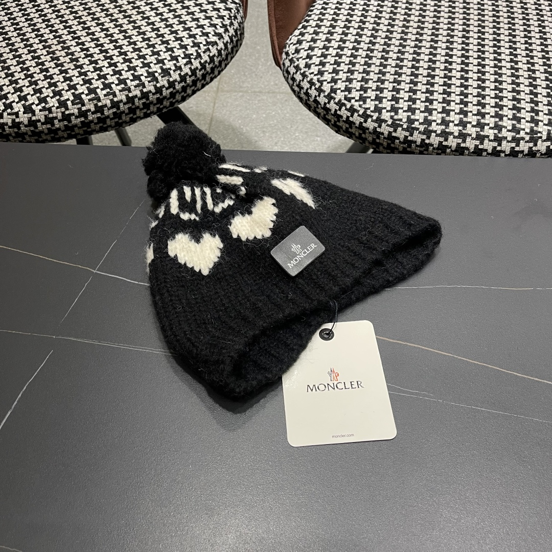  蒙口MONCLER 25秋季新品韩系费尔岛风复古爱心毛球护耳针织包头毛线帽冷帽甜美