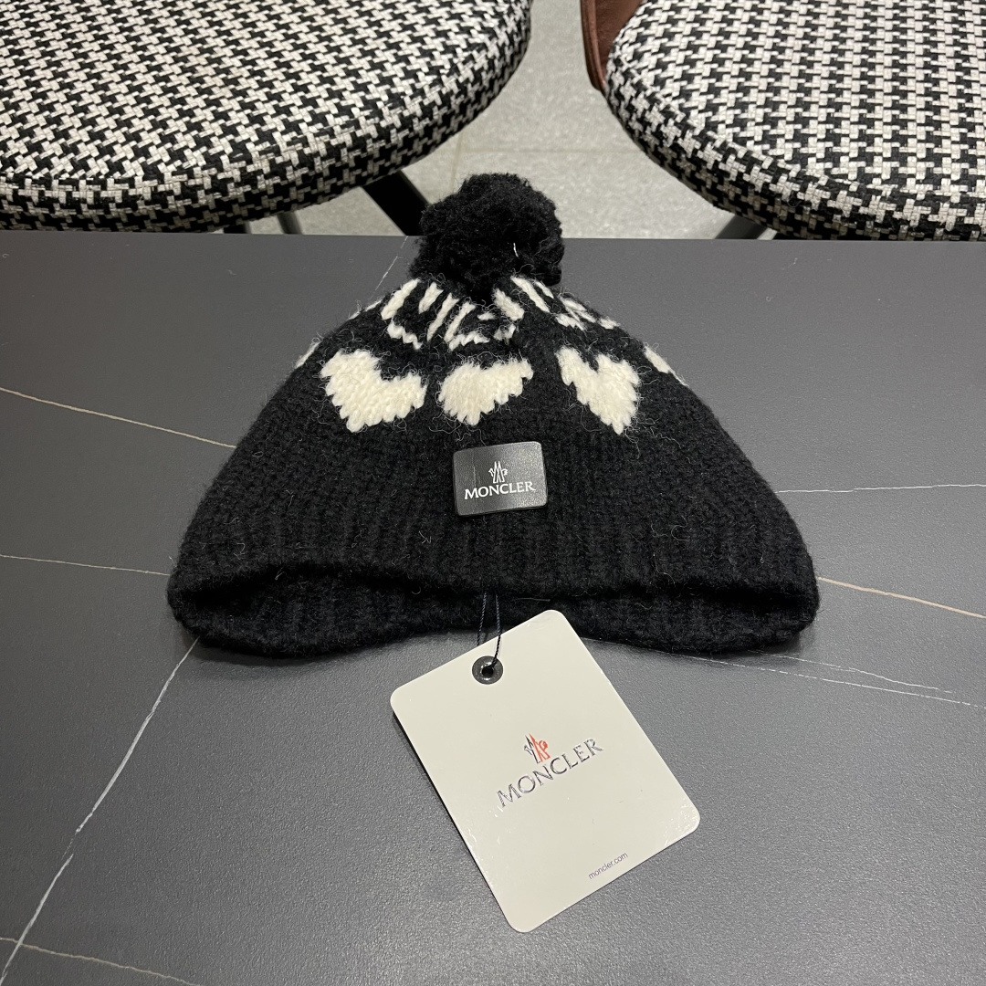  蒙口MONCLER 25秋季新品韩系费尔岛风复古爱心毛球护耳针织包头毛线帽冷帽甜美