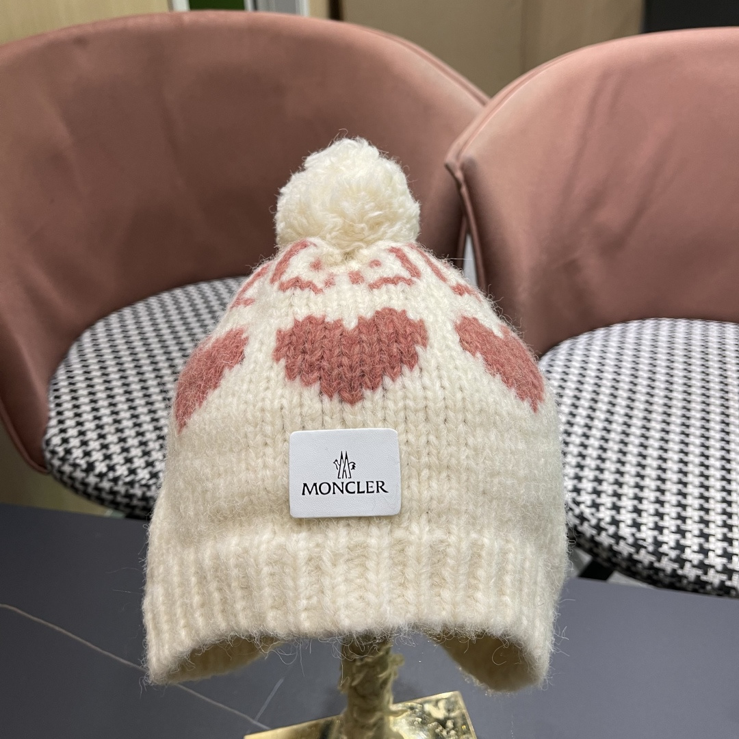  蒙口MONCLER 25秋季新品韩系费尔岛风复古爱心毛球护耳针织包头毛线帽冷帽甜美