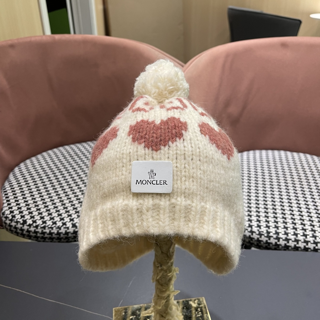  蒙口MONCLER 25秋季新品韩系费尔岛风复古爱心毛球护耳针织包头毛线帽冷帽甜美