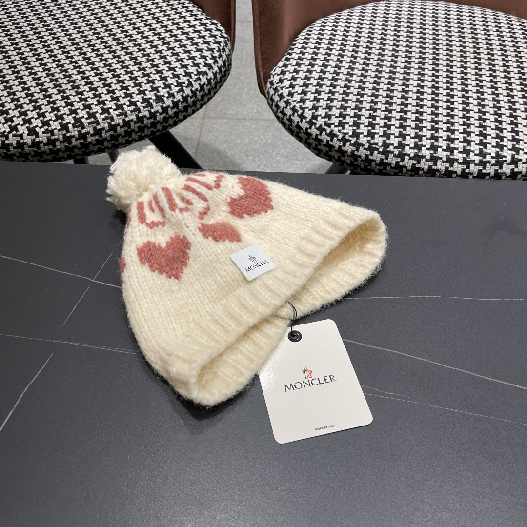  蒙口MONCLER 25秋季新品韩系费尔岛风复古爱心毛球护耳针织包头毛线帽冷帽甜美