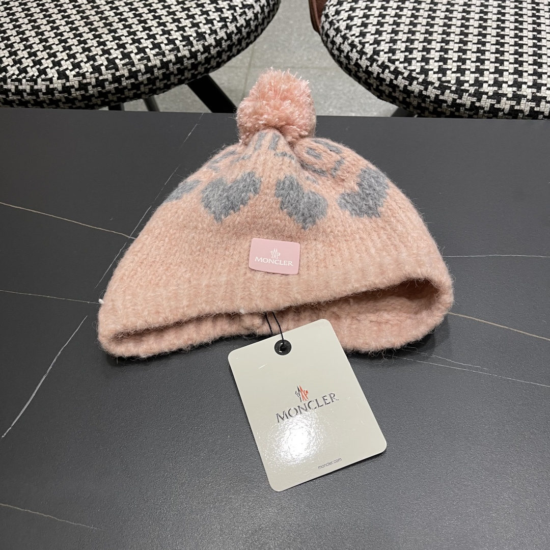  蒙口MONCLER 25秋季新品韩系费尔岛风复古爱心毛球护耳针织包头毛线帽冷帽甜美