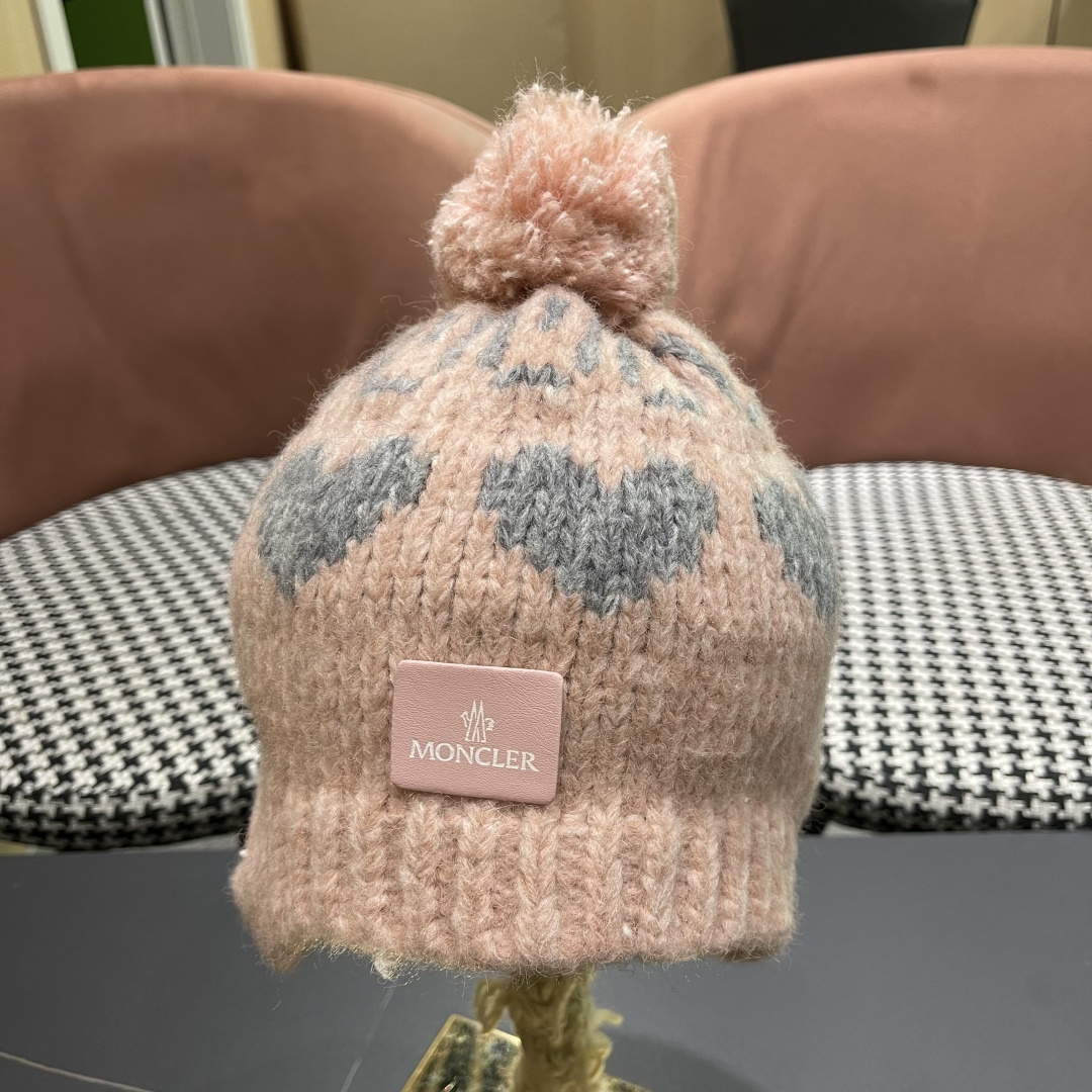  蒙口MONCLER 25秋季新品韩系费尔岛风复古爱心毛球护耳针织包头毛线帽冷帽甜美