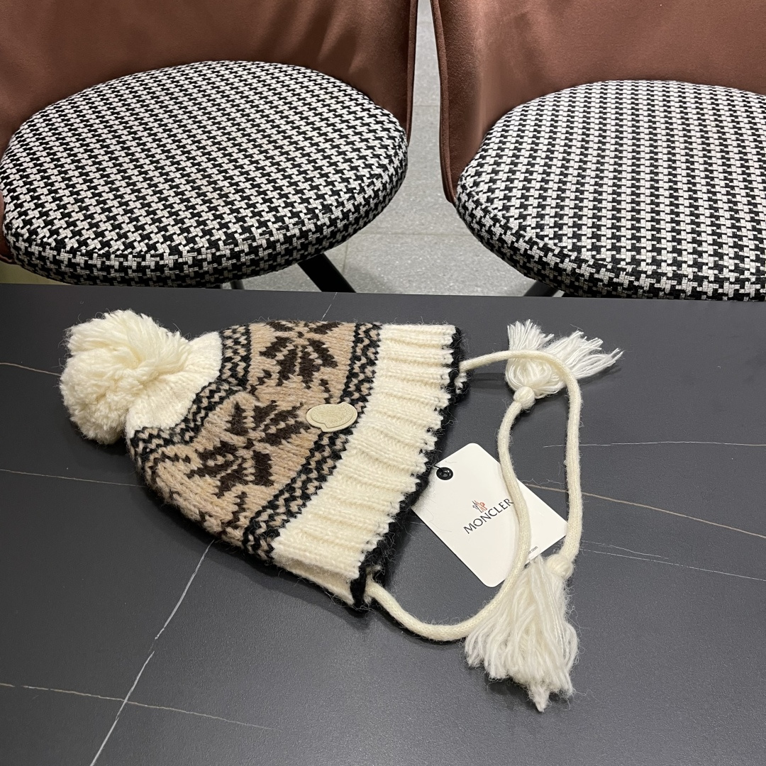  蒙口MONCLER 复古提花保暖针织帽子女2025秋冬季休闲百搭防寒护耳包头帽显脸小