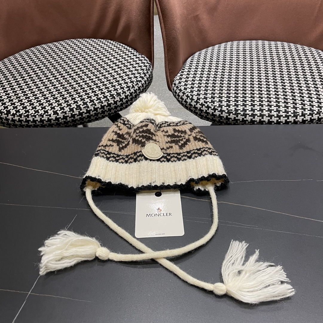  蒙口MONCLER 复古提花保暖针织帽子女2025秋冬季休闲百搭防寒护耳包头帽显脸小