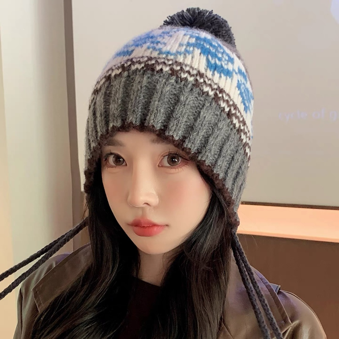  蒙口MONCLER 复古提花保暖针织帽子女2025秋冬季休闲百搭防寒护耳包头帽显脸小