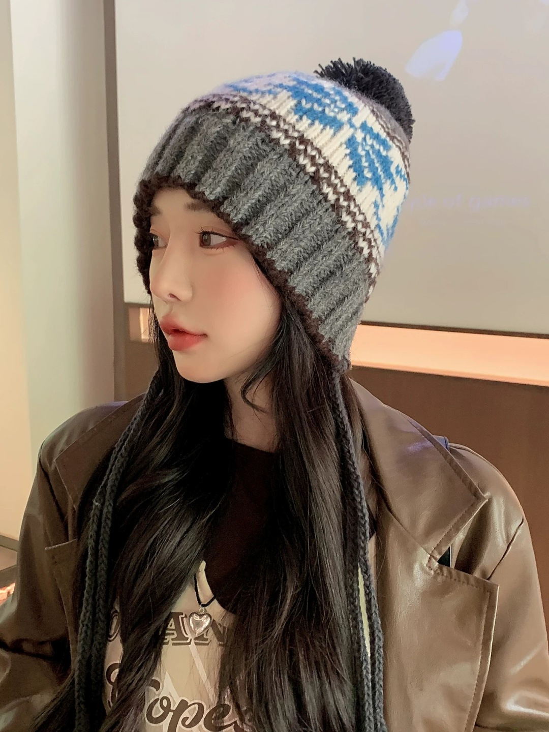  蒙口MONCLER 复古提花保暖针织帽子女2025秋冬季休闲百搭防寒护耳包头帽显脸小