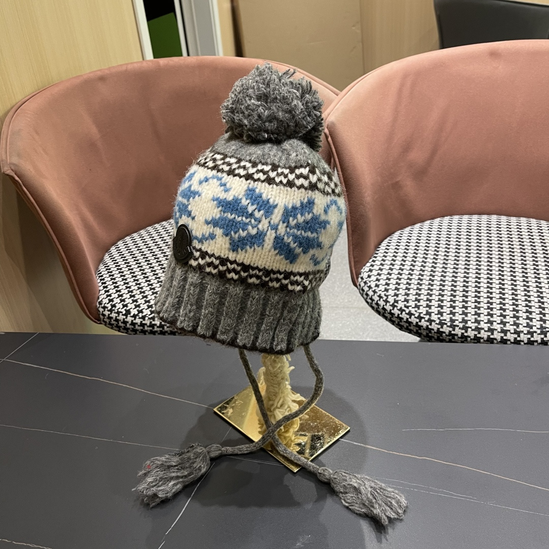  蒙口MONCLER 复古提花保暖针织帽子女2025秋冬季休闲百搭防寒护耳包头帽显脸小